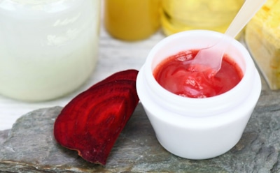 Бьюти-феномен осени: эти маски из свеклы заменяют дорогие процедуры по омоложению лиц