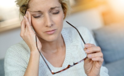 Мигрень не прощает терпения: невролог рассказала, что действительно помогает снять приступ боли