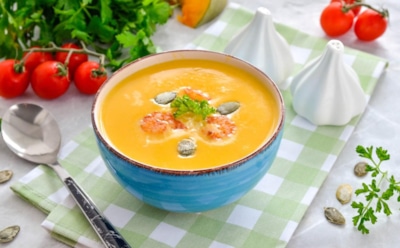 Кладовая витаминов в тарелке: гастроэнтеролог рассказал, чем тыквенный суп полезнее других осенних блюд