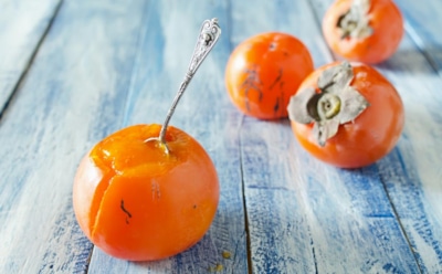 Оранжевый щит от простуды: почему диетологи советуют есть хурму перед наступлением холодов