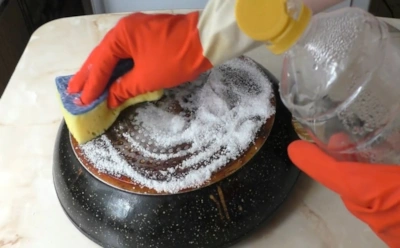 Нагар капитулирует без боя: простой и дешевый способ вернуть блеск посуде без химии и царапин