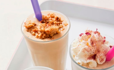 Халва встретила сливу: напиток, который заменит десерт и поднимет настроение