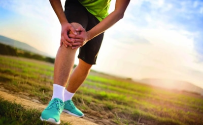 Болит колено — ищите выше: врачи раскрыли неожиданную причину, из-за которой страдают суставы