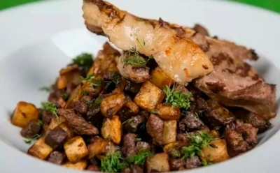 Мясо, лук и специи — больше ничего лишнего: коурдак возвращает вкус подлинной кухни кочевников