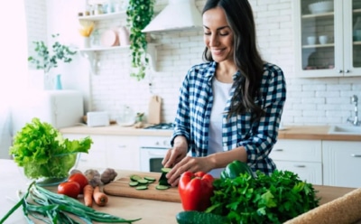 Как обмануть голод без вреда: диетолог рассказал, какие продукты помогут держать аппетит под контролем