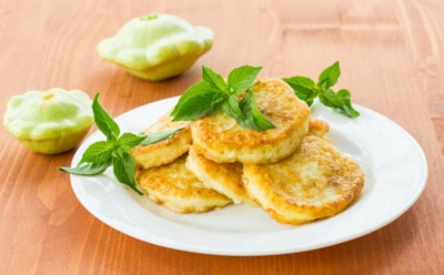 Патиссоны вместо мяса: эти оладьи влюбляют с первого кусочка