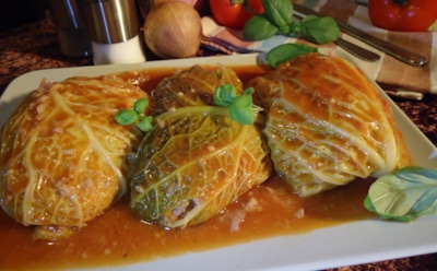 Диетическая альтернатива классике: голубцы из пекинской капусты с грибами и овощами