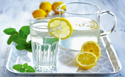 Невидимый враг улыбки: стоматолог объяснила, почему частые перекусы губят эмаль