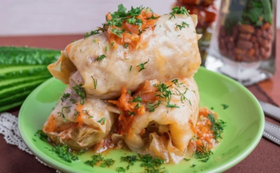 Голубцы еще никогда не были такими вкусными: всего пара ингредиентов превратят привычное угощение в шедевр