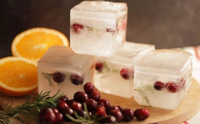 Лето в каждом кубике: как приготовить замороженный ягодный чай, который взбодрит и согреет осенью