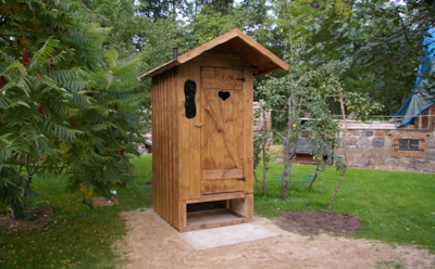 Дачный туалет без запаха: простые средства, которые меняют правила загородной гигиены