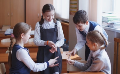 Когда школа — не в радость: психолог объяснила, как помочь ребенку преодолеть учебный стресс