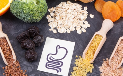 Возраст тут ни при чем: врач рассказал, как сохранить здоровое пищеварение после 40 без диет и лекарств