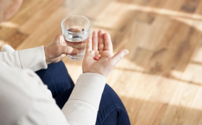 Главные лекарственные ловушки: доктор Мясников назвал 3 опасные ошибки, из-за которых лечение теряет смысл