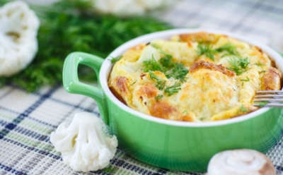 Капуста вновь становится звездой: нежная запеканка со сметаной и сыром покоряет сердца любителей ЗОЖ