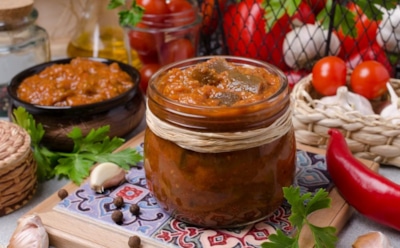 «Кобра» — острая идея для зимнего стола: этот салат из баклажанов разгоняет любой холод