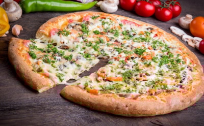 Опасная сторона любимой выпечки: диетолог объяснила, кому стоит меньше есть пиццу и пироги