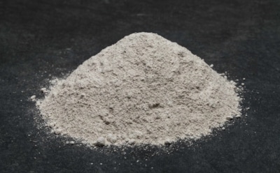 Зимняя подмена правил ухода: разбросайте это средство прямо по снегу, чтобы весной земля ожила сама