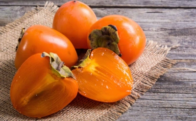 Отобрали спицы и выкинули на мороз: как легко отучить хурму вязать