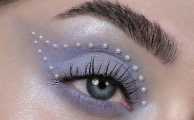 Зима зовет к сиянию: названы главные тренды макияжа холодного сезона 2025/2026