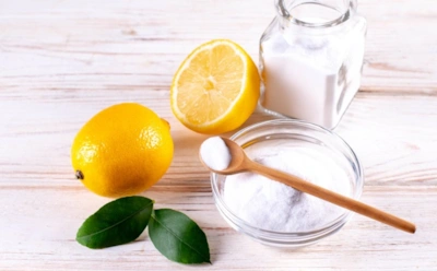 Даже старый налет не устоит: порошок под ободком запускает реакцию, после которой смывать — одно удовольствие