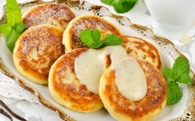 Когда привычный завтрак раскрывается по-новому: одна ароматная деталь делает вкус этих сырников до неприличия освежающим