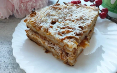 Аромат, который собирает всю семью: яблочный пирог «Три стакана» превращает обычный вечер в маленький праздник