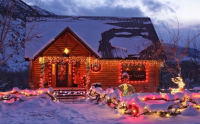 Встречаем Новый год на даче: что нужно учесть, чтобы не превратить любимый праздник в бытовой ад