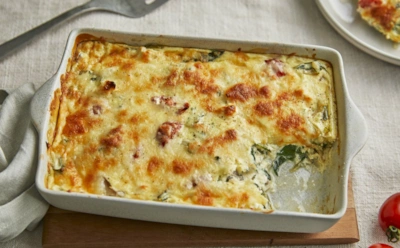 Французский шарм встречает домашний уют: это капустное клафути с беконом превращает обычный ужин в наслаждение