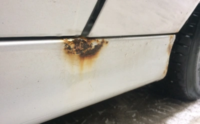 Ржавчина может сожрать кузов быстрее, чем вы заметите: простой домашний набор спасает даже старые авто