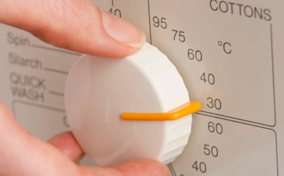 Меньше градусов — больше выгоды: как нащупать тонкий баланс экономии и чистоты для эффективной стирки