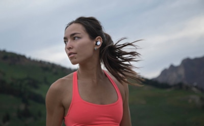 Тихая угроза рядом с нами: почему наушники-затычки разрушают слух быстрее, чем кажется