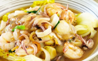 Как в шумном зале ресторана — но только дома: этот удивительный салат на уровне произведений от лучших шефов мира