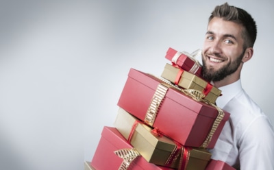 Огненная лошадь диктует новые правила подарков: как выбрать новогодний презент мужчине по его знаку зодиака