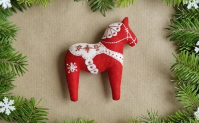 Огненная Лошадь уже на пороге: оригинальные идеи для сувениров на Новый 2026 год