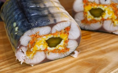 И пусть гости думают, что это доставка из ресторана: эта закуска из скумбрии поражает идеальным видом и восхитительным вкусом