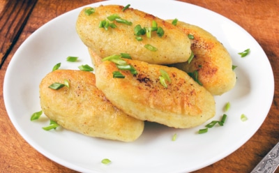 Не пирожки и не котлеты — а исчезают первыми: картофельное тесто превращает капусту в деликатес