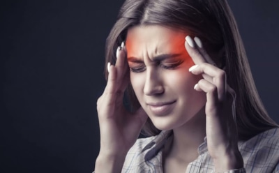 Мигрень запускают не нервы, а детали: что в повседневной жизни усиливает головную боль