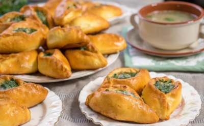 Начинка бюджетная — эффект праздничный: эти расстегаи с горохом гости точно попросят повторить