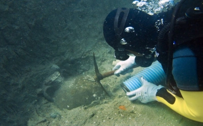 Со дна древнего озера подняли неожиданную реликвию: сосуд возрастом 10 тысяч лет удивил археологов