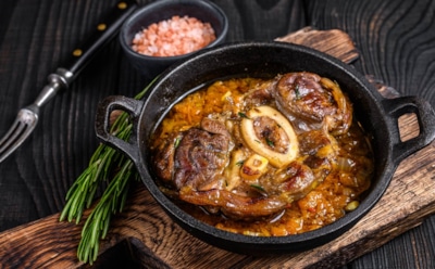 Мясо томится часами не просто так: ради такого оссобуко спешат к столу даже в Италии