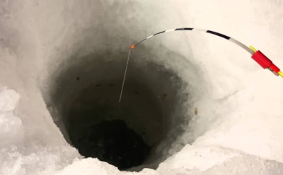 Зимняя рыбалка требует сноровки: как толщина лески меняет ситуацию под водой