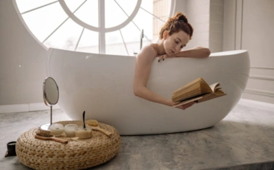 Ванна обошла сауну и инфракрасные кабинки: ученые выяснили, где тепловая терапия работает сильнее