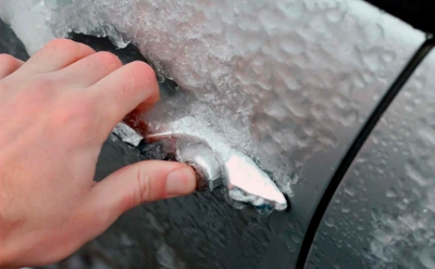 Если машина не пускает внутрь: проверенные приемы, которые помогают попасть в салон зимой