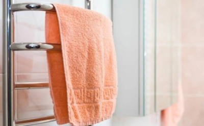 Батарея делает из махры доску: парадоксальный холодный метод против жестких полотенец