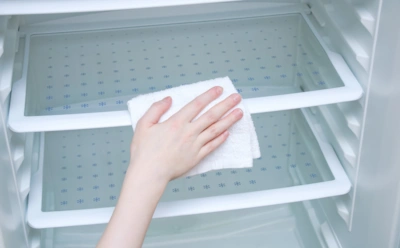 Неприятный запах исчез навсегда: простой трюк спасет ваш холодильник