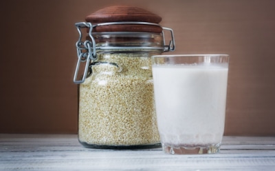 Не ради моды, а из-за пользы: растительная альтернатива молоку, которая насыщает и поддерживает организм