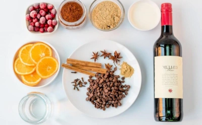 Не просто горячее вино — а частичка зимнего праздника: нюансы правильного приготовления глинтвейна — сделайте идеальный напиток