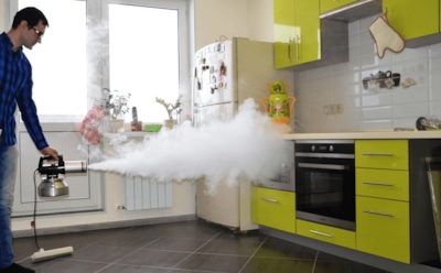 Запах гари — не просто неприятность: почему грязная духовка опаснее, чем может показаться