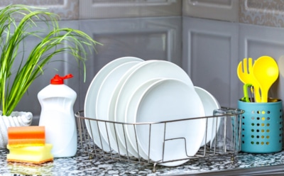 Магазинные средства меркнут рядом с этим: теперь посуда на кухне сияет так, что глаза слепит